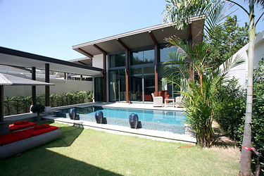 Garden, Pool and Terrace Area